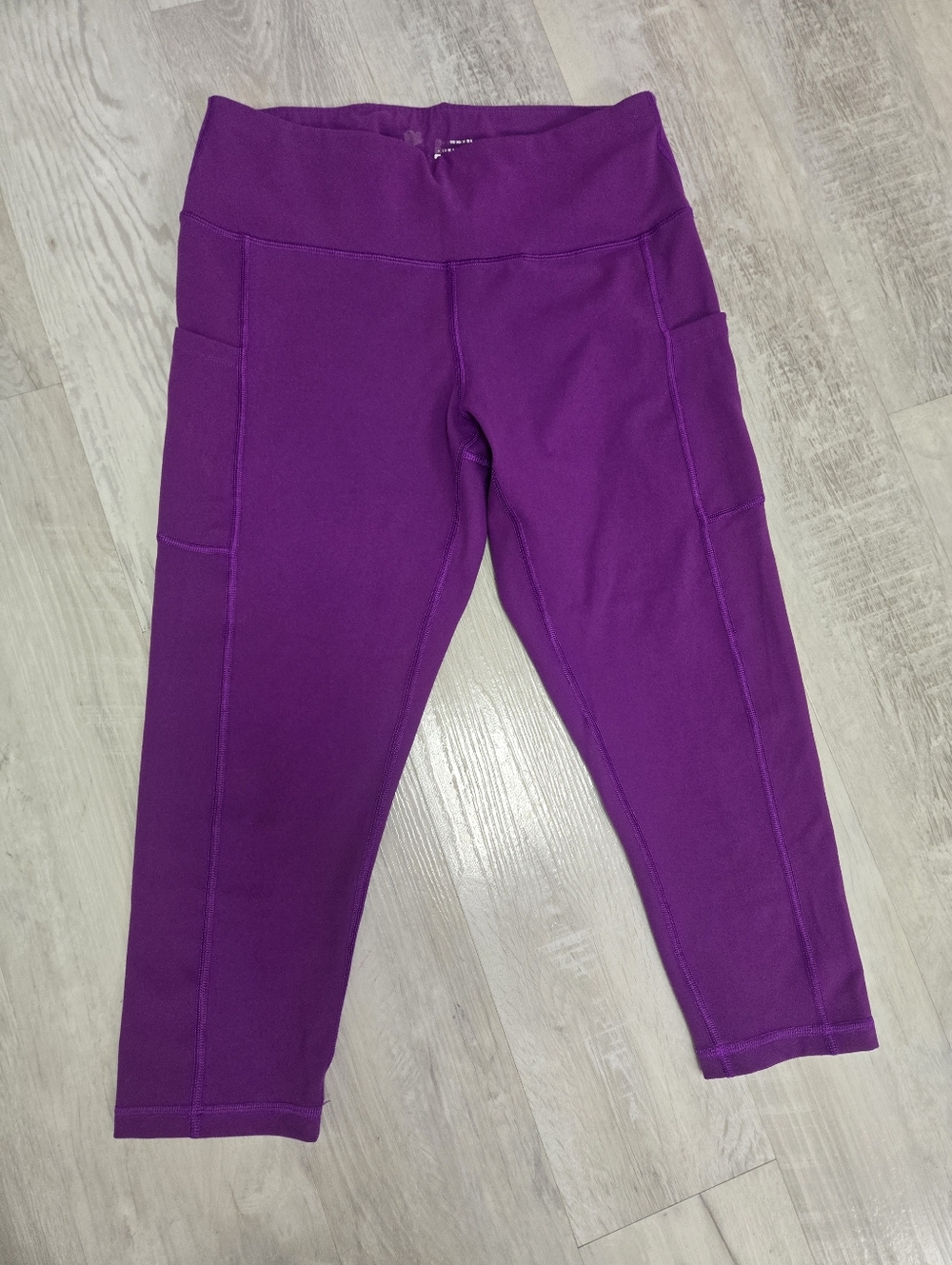 luga Purple Active Capri Leggings